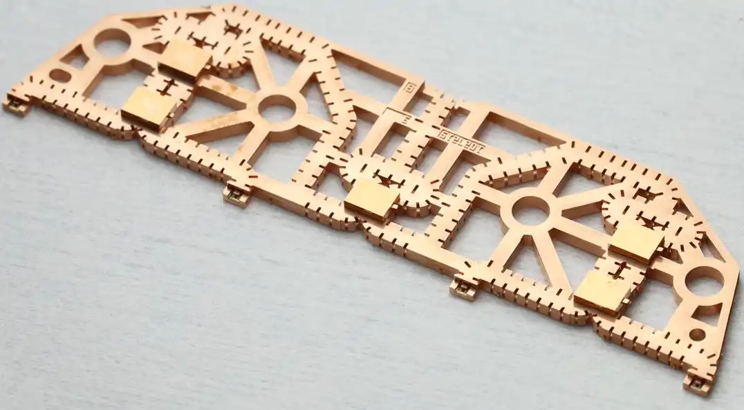 Figure 2: Wilkinson 6-18 GHz, Four-Way Combiner (PSX12Q12W)